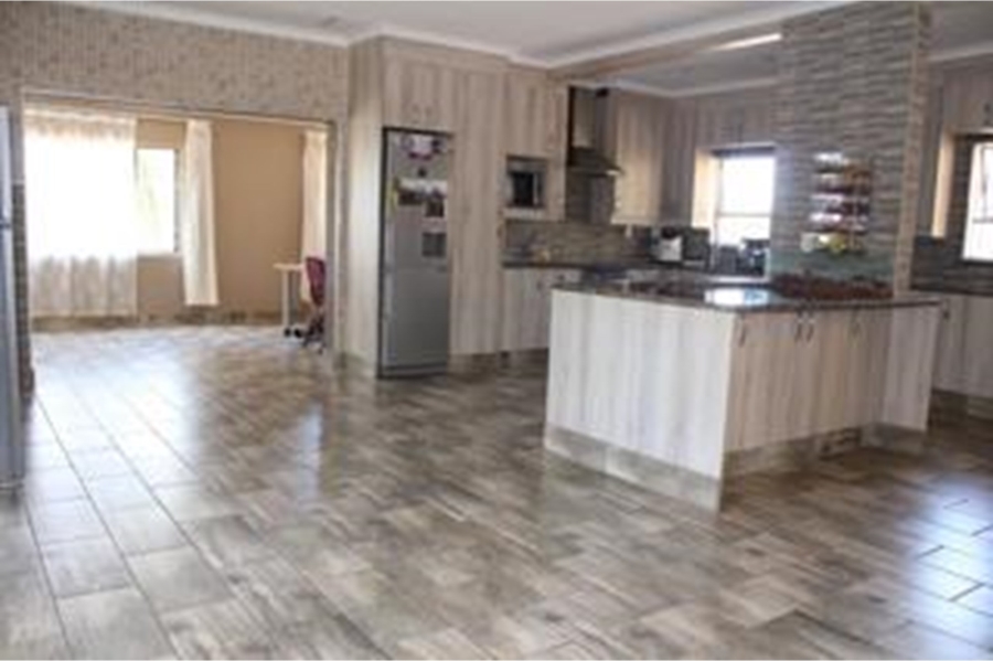 4 Bedroom Property for Sale in Roodekrans Gauteng