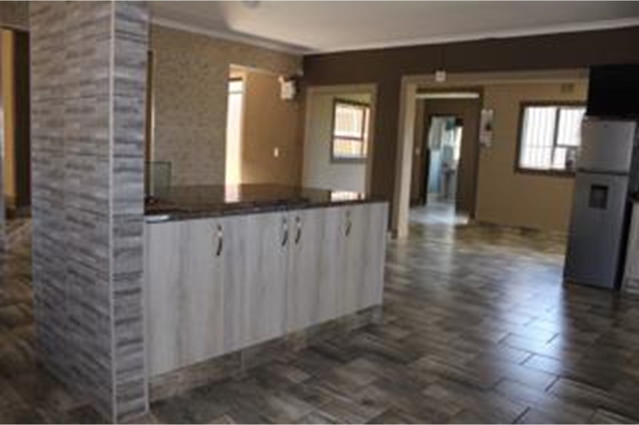 4 Bedroom Property for Sale in Roodekrans Gauteng