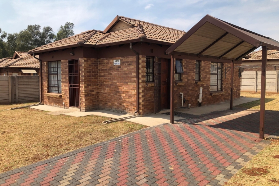 3 Bedroom Property for Sale in Clayville Gauteng