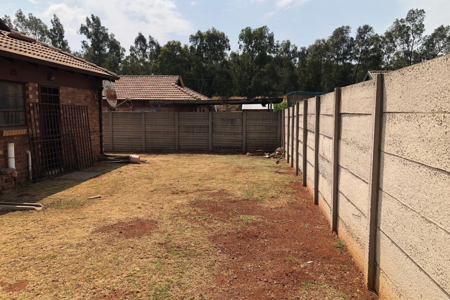 3 Bedroom Property for Sale in Clayville Gauteng