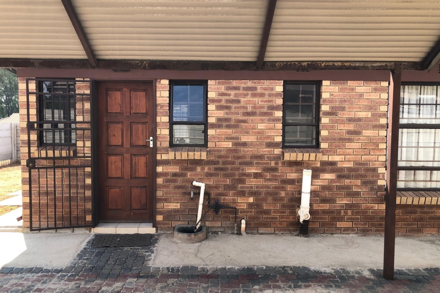 3 Bedroom Property for Sale in Clayville Gauteng