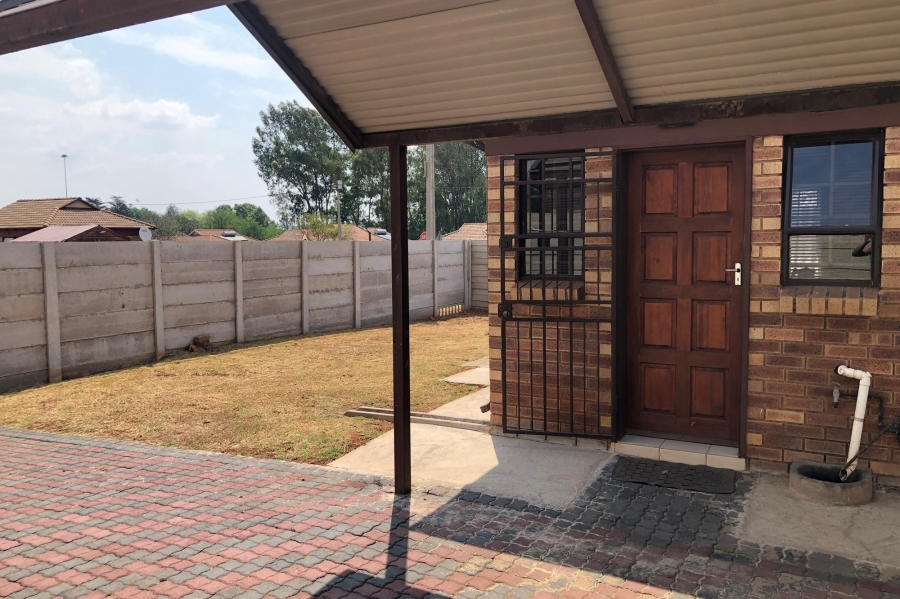 3 Bedroom Property for Sale in Clayville Gauteng