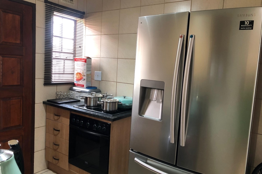 3 Bedroom Property for Sale in Clayville Gauteng