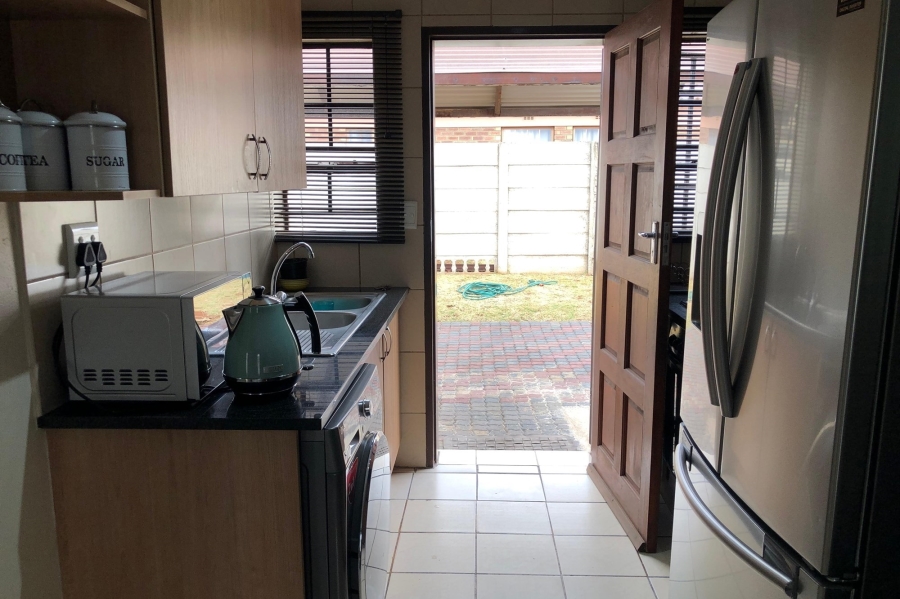 3 Bedroom Property for Sale in Clayville Gauteng