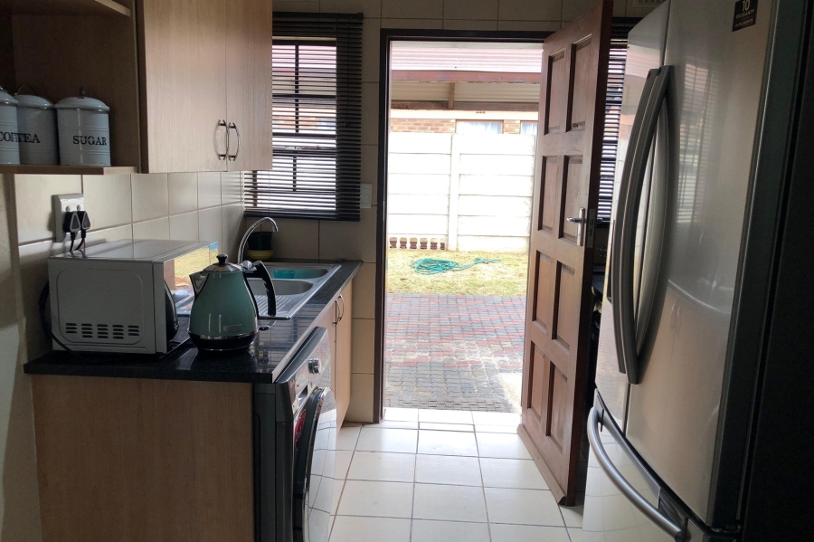 3 Bedroom Property for Sale in Clayville Gauteng