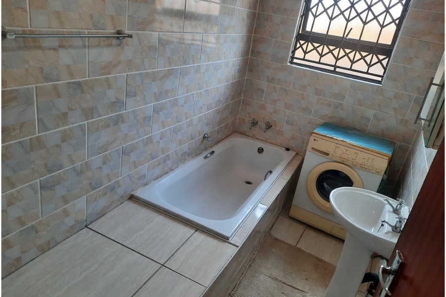 3 Bedroom Property for Sale in Clayville Gauteng