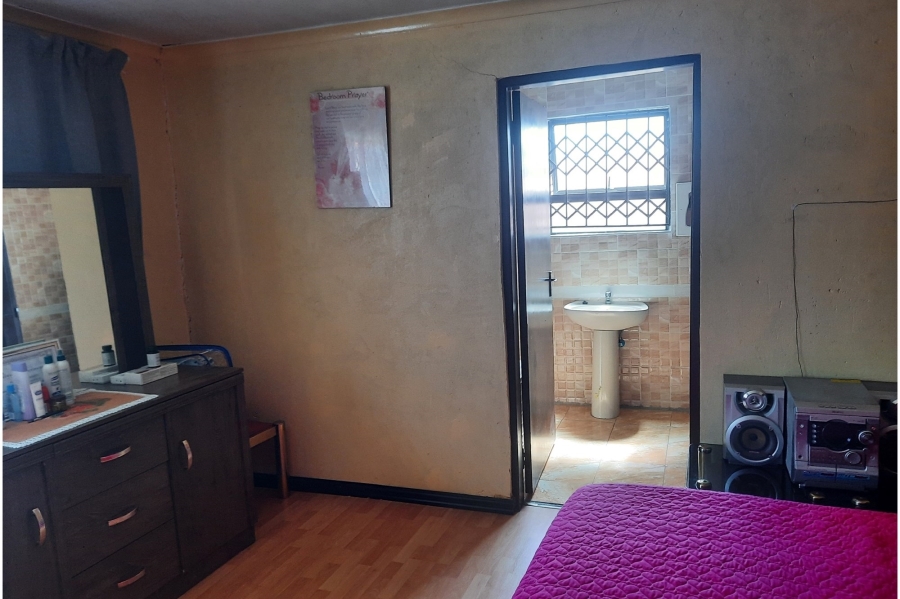 3 Bedroom Property for Sale in Clayville Gauteng