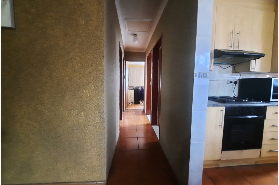 3 Bedroom Property for Sale in Clayville Gauteng