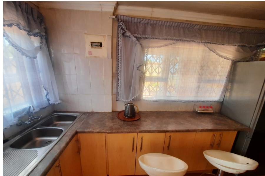 3 Bedroom Property for Sale in Clayville Gauteng