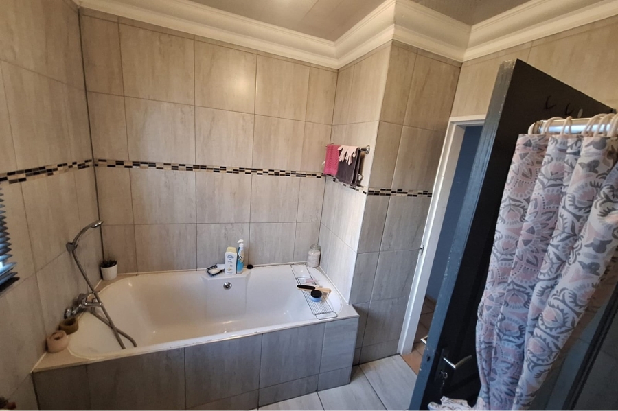 2 Bedroom Property for Sale in Sunair Park Gauteng