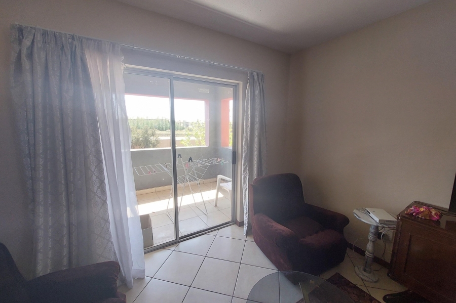 2 Bedroom Property for Sale in Monavoni Gauteng