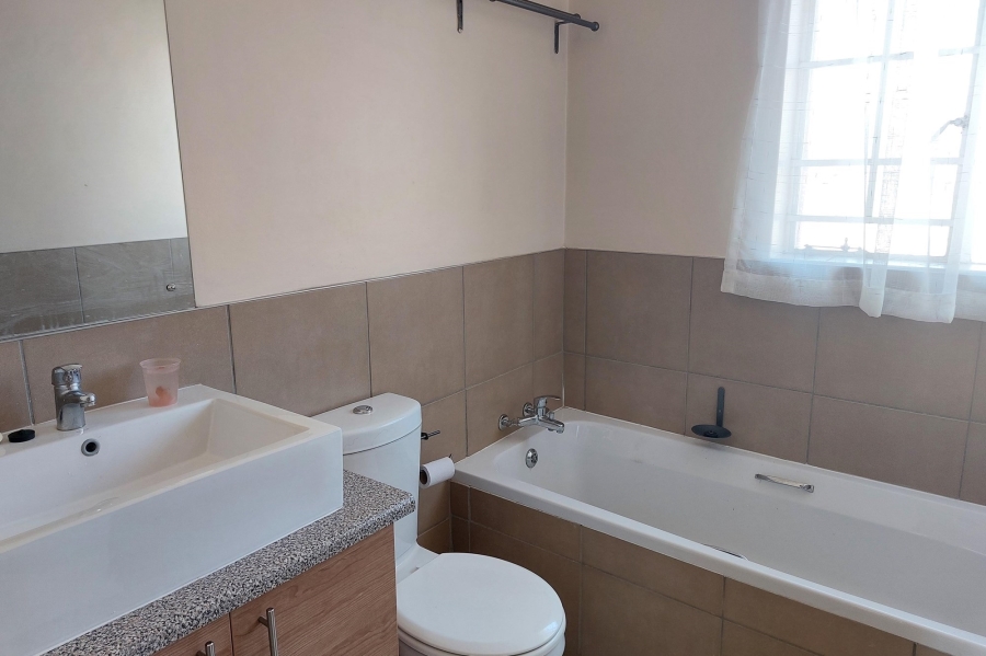 2 Bedroom Property for Sale in Monavoni Gauteng