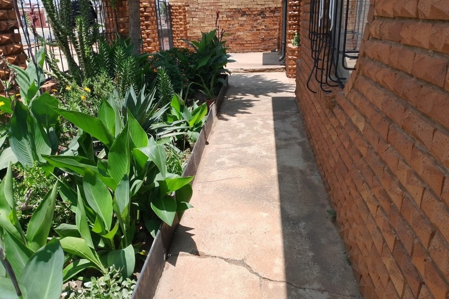 4 Bedroom Property for Sale in Meadowlands Gauteng