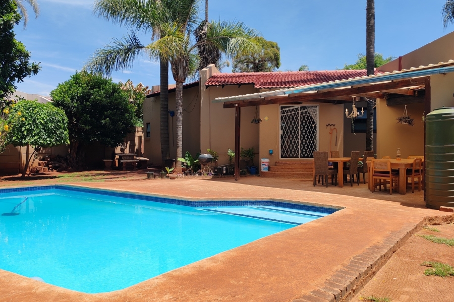 3 Bedroom Property for Sale in Wilro Park Gauteng