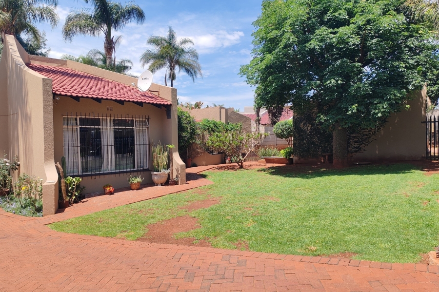 3 Bedroom Property for Sale in Wilro Park Gauteng