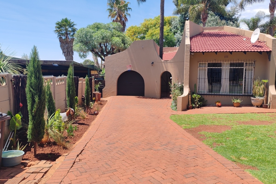 3 Bedroom Property for Sale in Wilro Park Gauteng