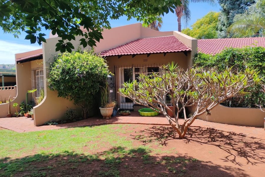 3 Bedroom Property for Sale in Wilro Park Gauteng