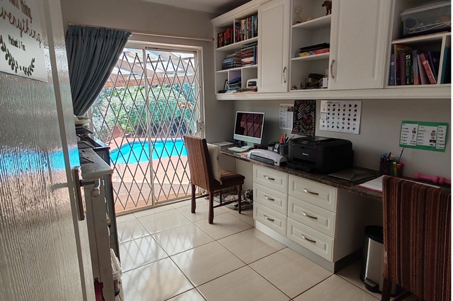 3 Bedroom Property for Sale in Wilro Park Gauteng