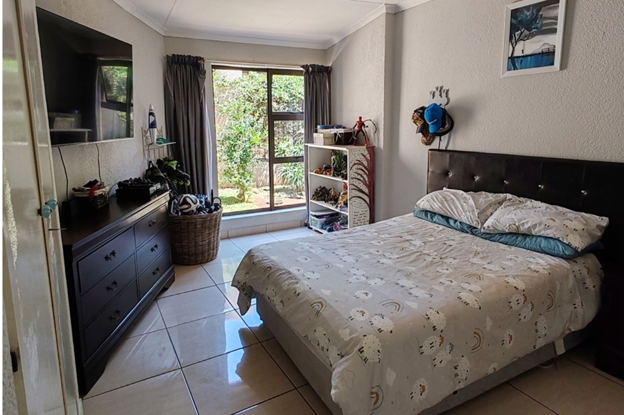 3 Bedroom Property for Sale in Wilro Park Gauteng