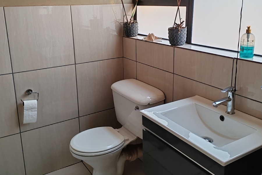 3 Bedroom Property for Sale in Wilro Park Gauteng