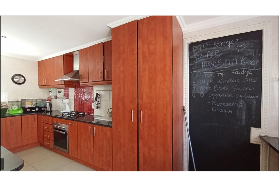 4 Bedroom Property for Sale in Greenstone Hill Gauteng