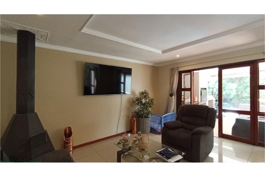 4 Bedroom Property for Sale in Greenstone Hill Gauteng