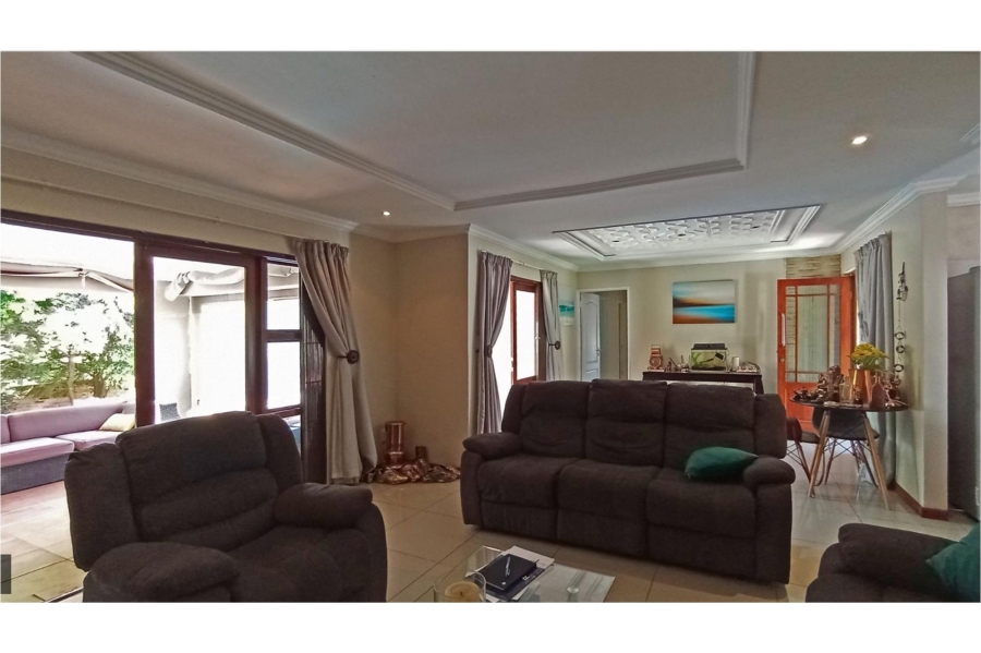 4 Bedroom Property for Sale in Greenstone Hill Gauteng