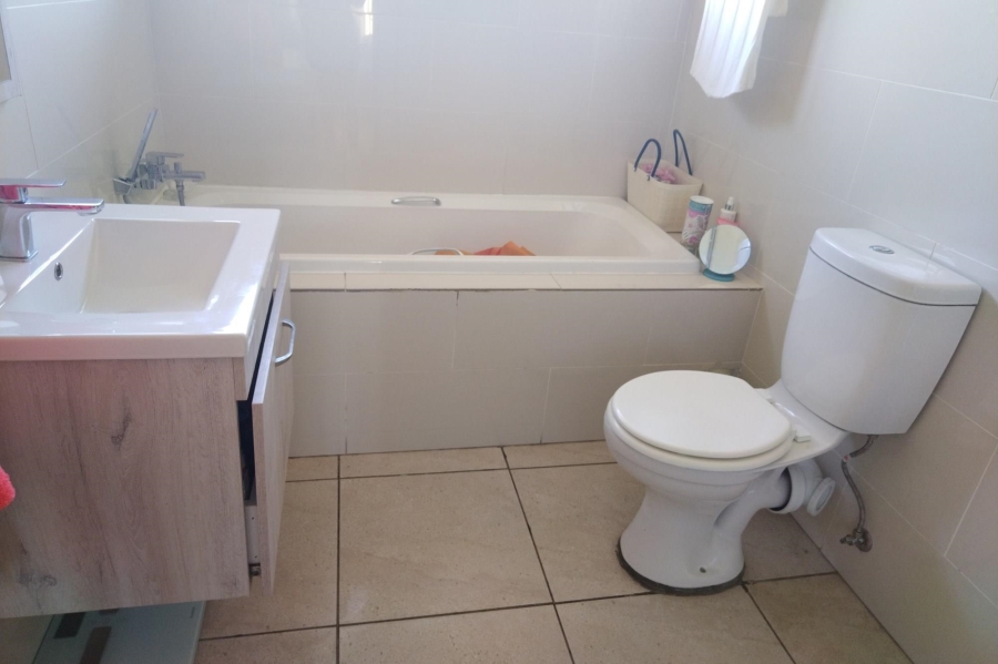 3 Bedroom Property for Sale in Amberfield Gauteng