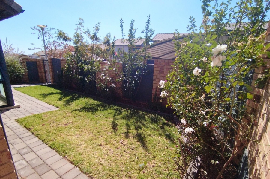 3 Bedroom Property for Sale in Amberfield Gauteng