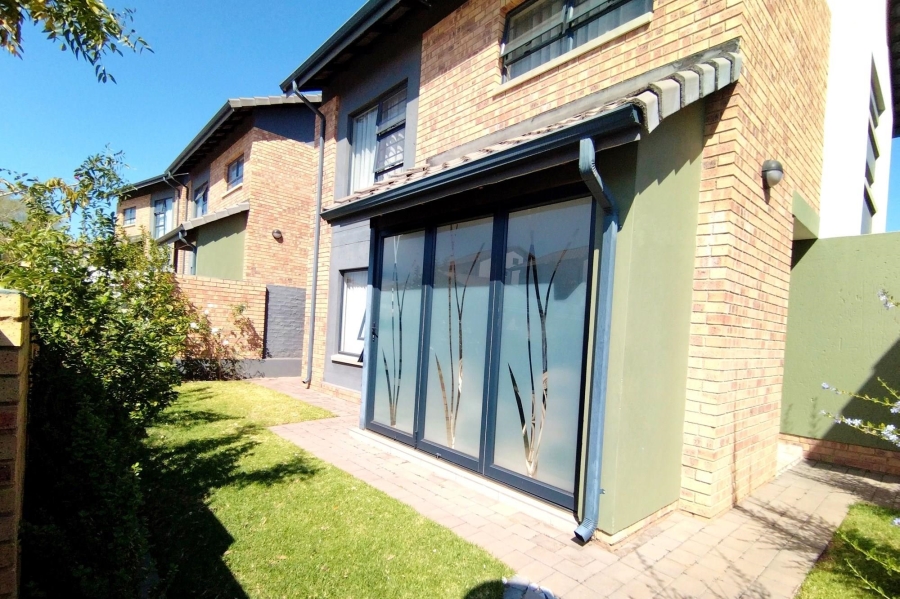 3 Bedroom Property for Sale in Amberfield Gauteng