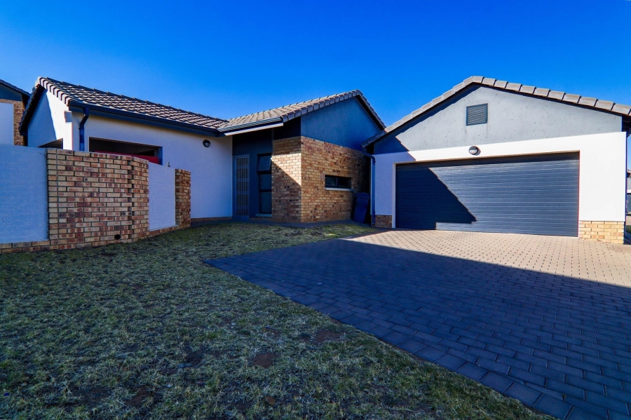 3 Bedroom Property for Sale in Amberfield Gauteng