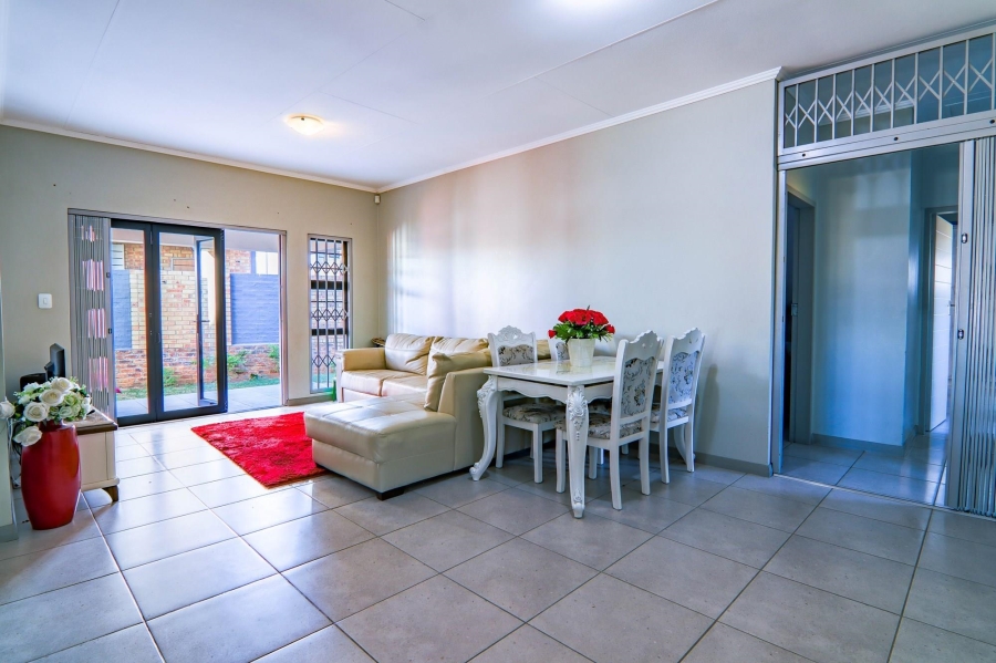 3 Bedroom Property for Sale in Amberfield Gauteng