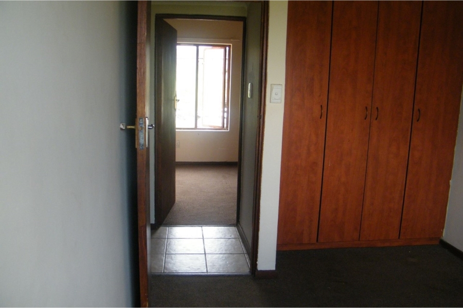 To Let 2 Bedroom Property for Rent in Montana Tuine Gauteng