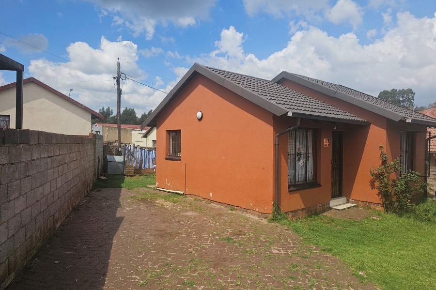 To Let 2 Bedroom Property for Rent in Riverlea Gauteng