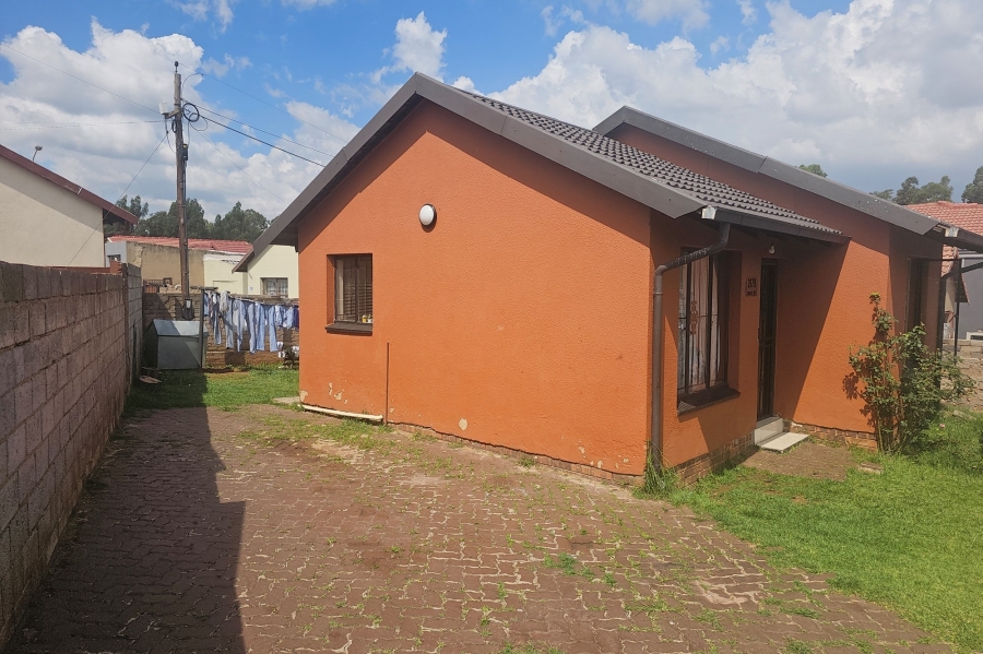 To Let 2 Bedroom Property for Rent in Riverlea Gauteng