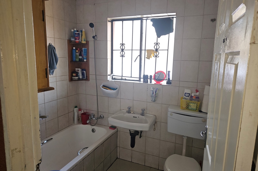 To Let 2 Bedroom Property for Rent in Riverlea Gauteng