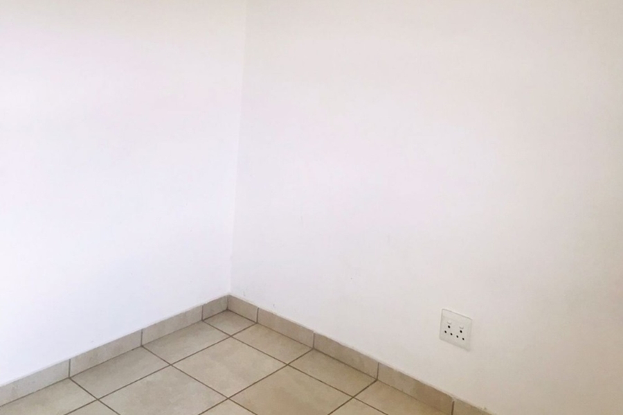 To Let 1 Bedroom Property for Rent in Witfield Gauteng