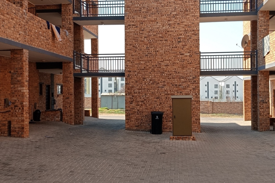 To Let 1 Bedroom Property for Rent in Witfield Gauteng