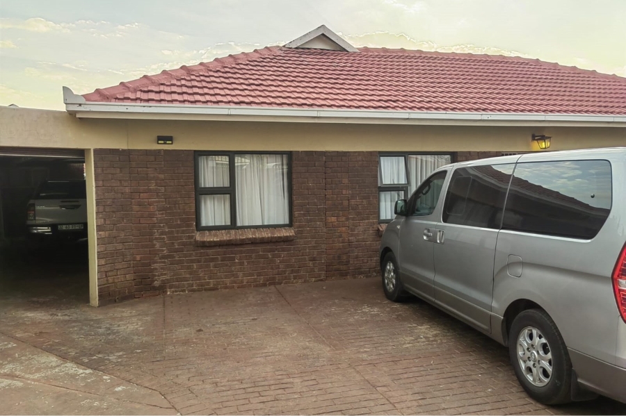 5 Bedroom Property for Sale in Norkem Park Gauteng