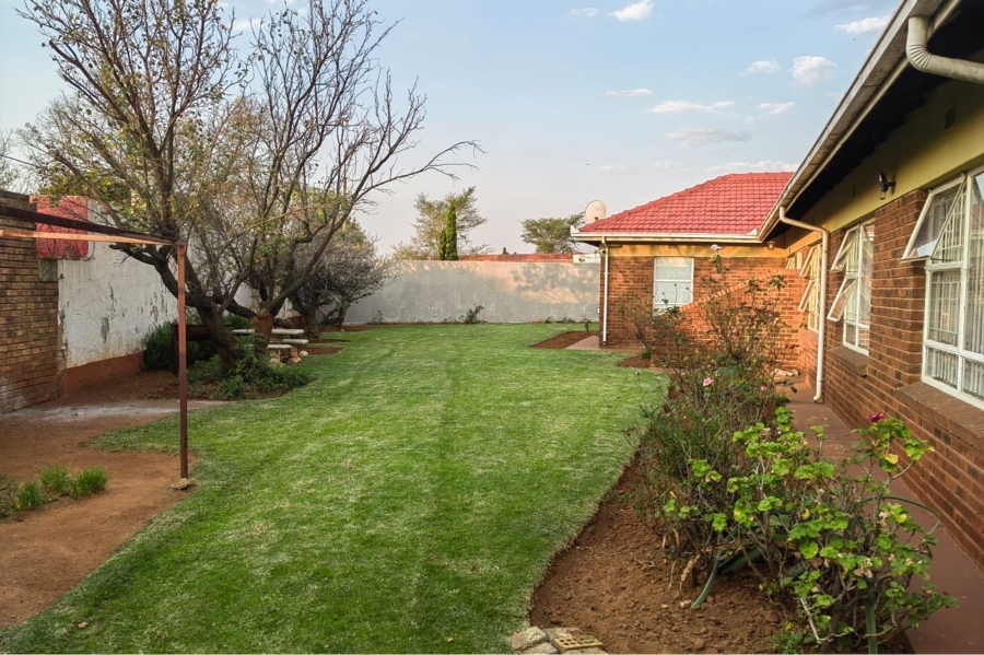 5 Bedroom Property for Sale in Norkem Park Gauteng