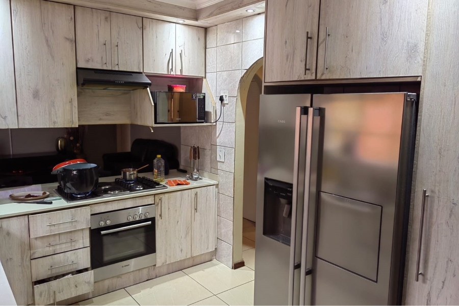 5 Bedroom Property for Sale in Norkem Park Gauteng