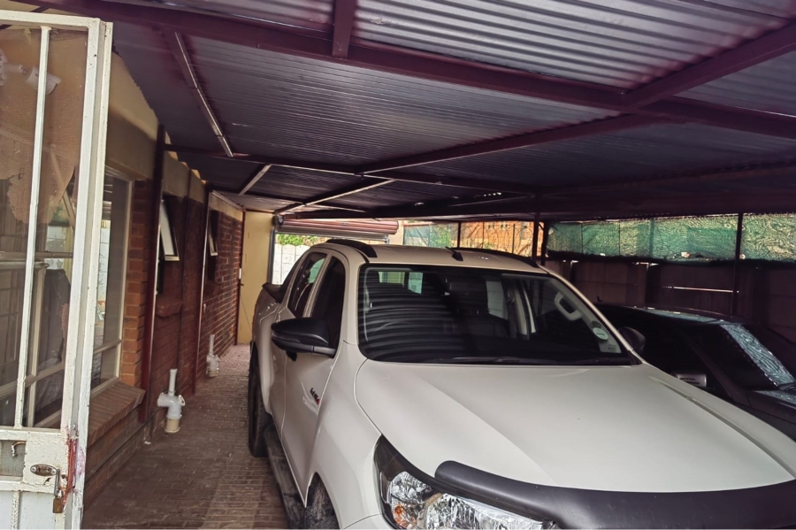 5 Bedroom Property for Sale in Norkem Park Gauteng