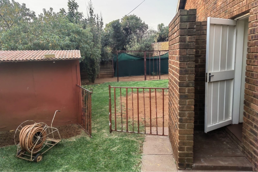 5 Bedroom Property for Sale in Norkem Park Gauteng