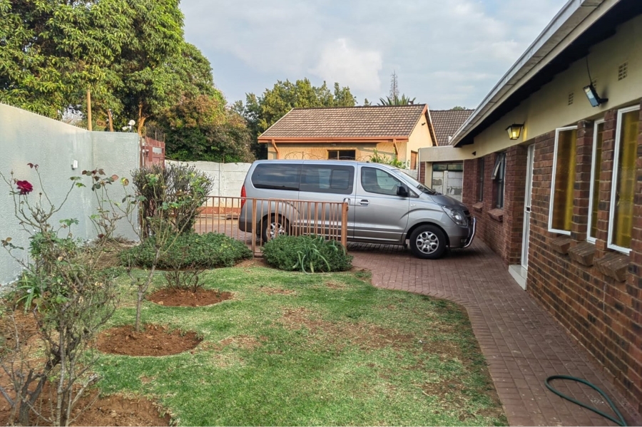 5 Bedroom Property for Sale in Norkem Park Gauteng