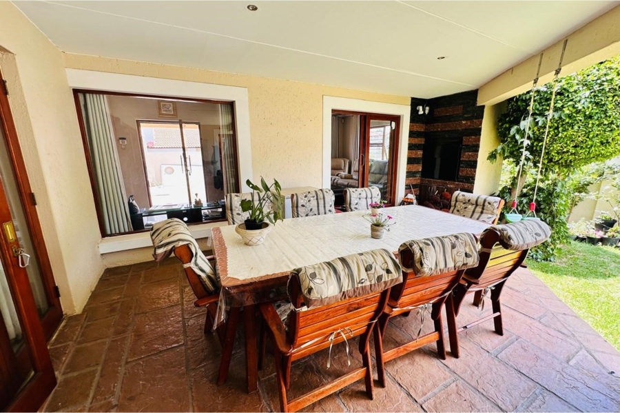 3 Bedroom Property for Sale in North Riding Gauteng