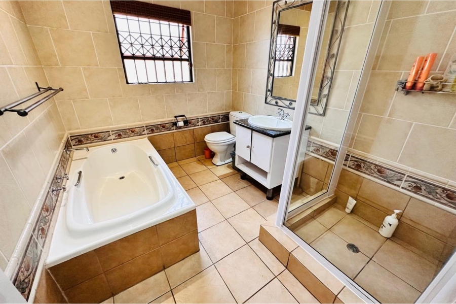 3 Bedroom Property for Sale in North Riding Gauteng