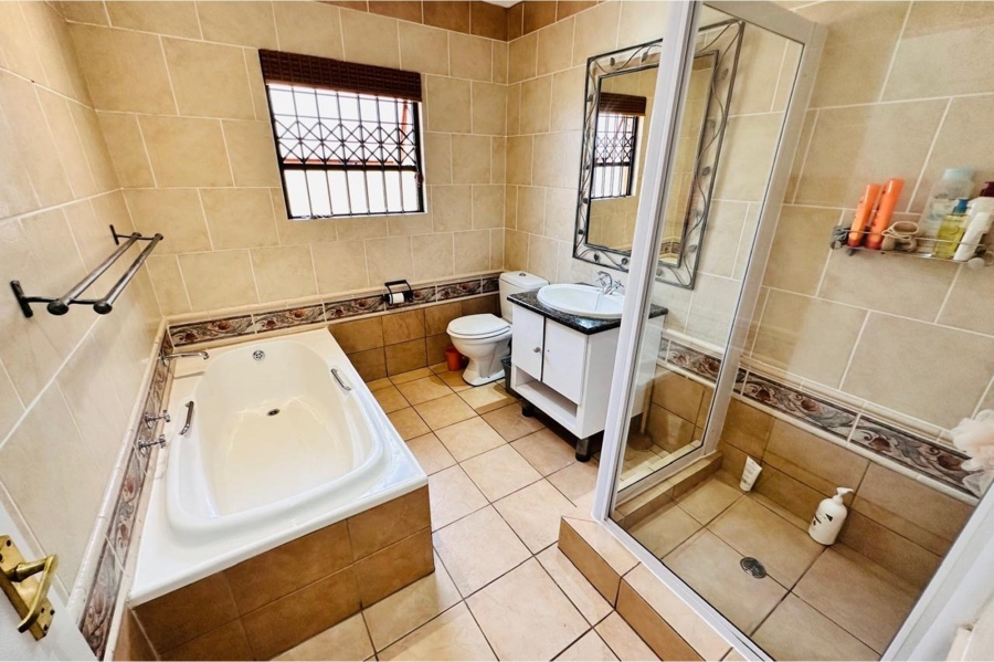 3 Bedroom Property for Sale in North Riding Gauteng