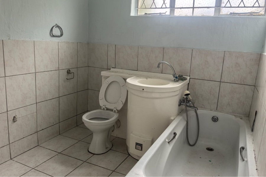 To Let 4 Bedroom Property for Rent in Rembrandt Park Gauteng