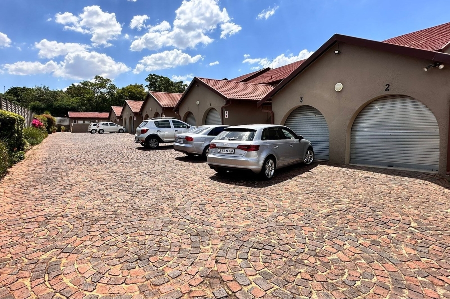 2 Bedroom Property for Sale in Fairland Gauteng