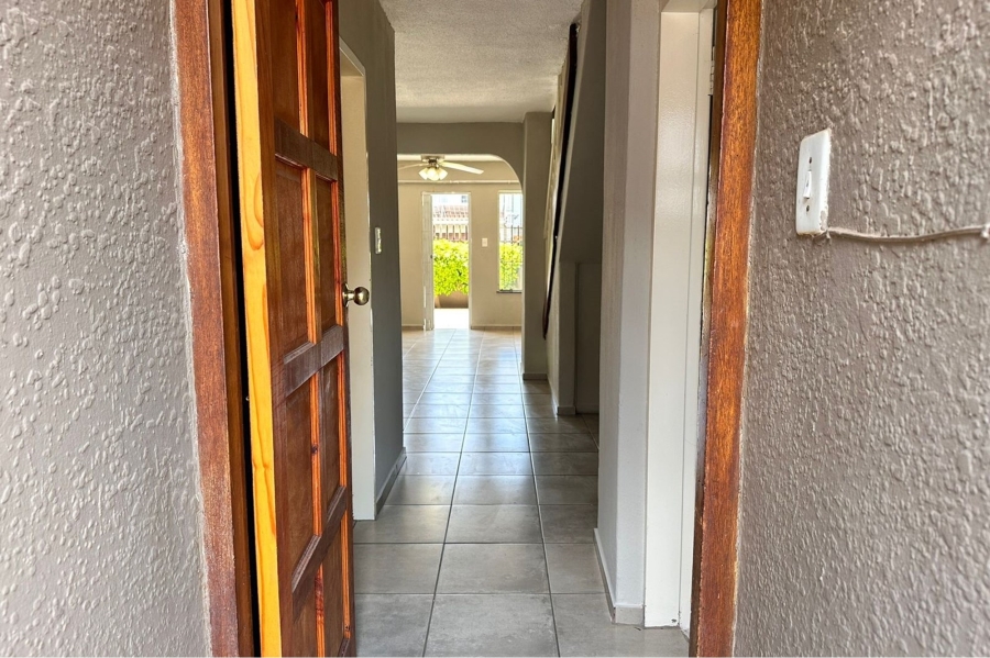 2 Bedroom Property for Sale in Fairland Gauteng